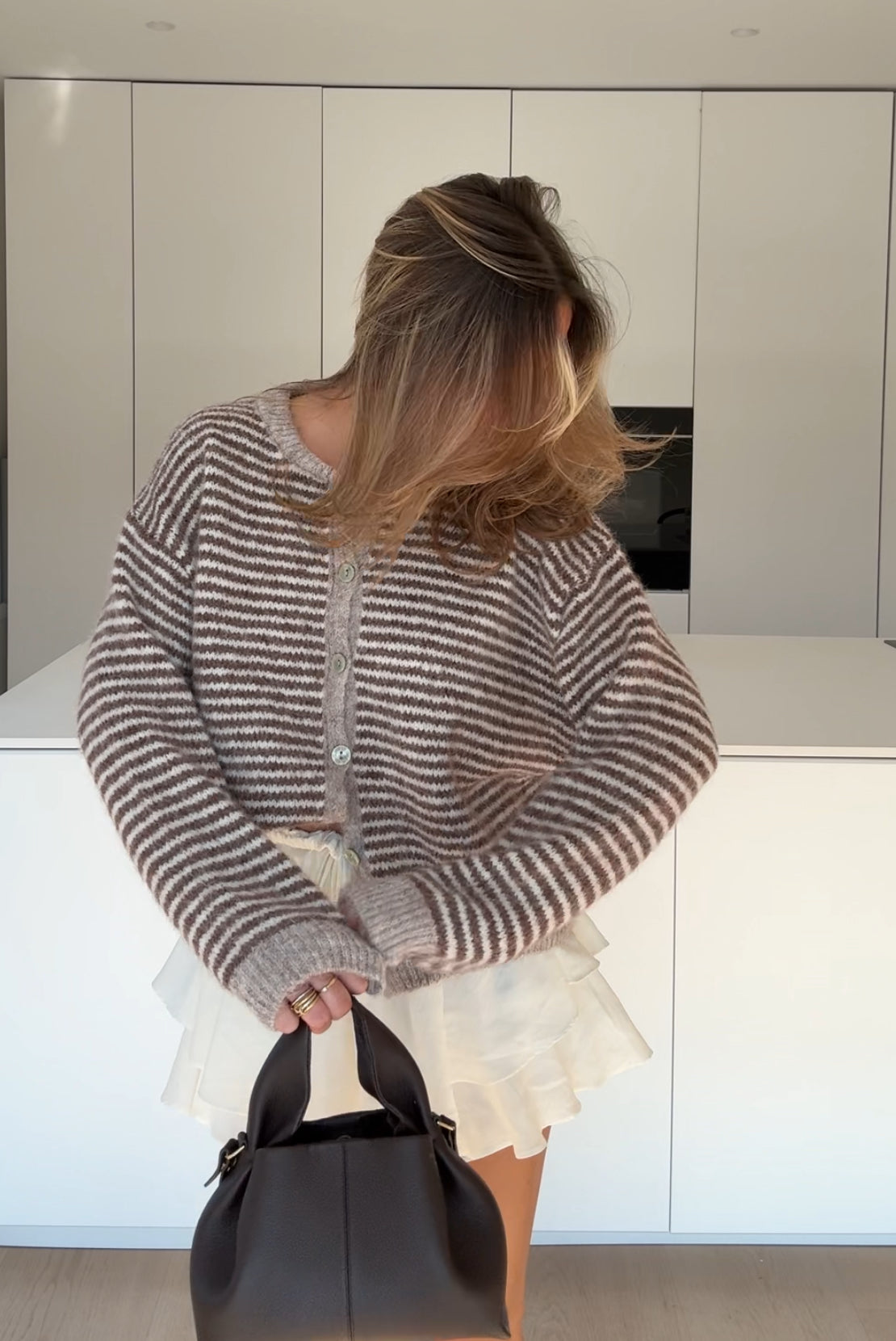 CÁRDIGAN DE RAYAS SUAVES CANELA