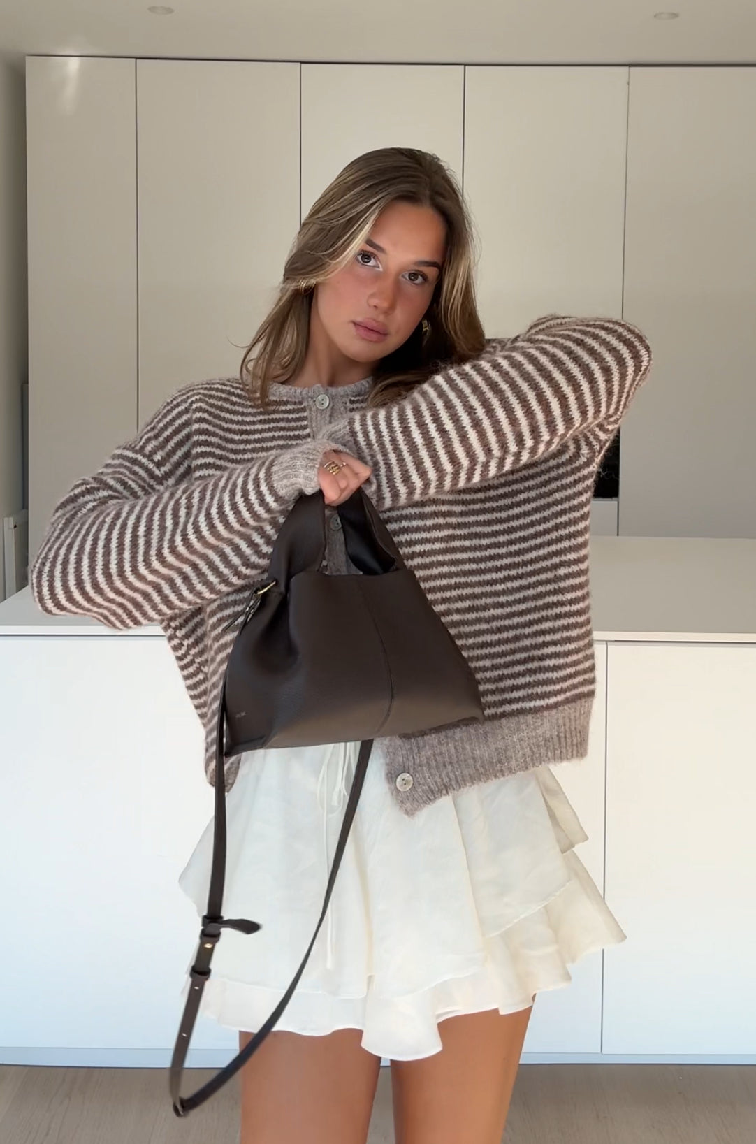 CÁRDIGAN DE RAYAS SUAVES CANELA